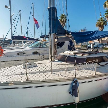 Pequeno Velero En Port Forum Ideal Para Backpackers Sant Adria de Besos Dış mekan fotoğraf