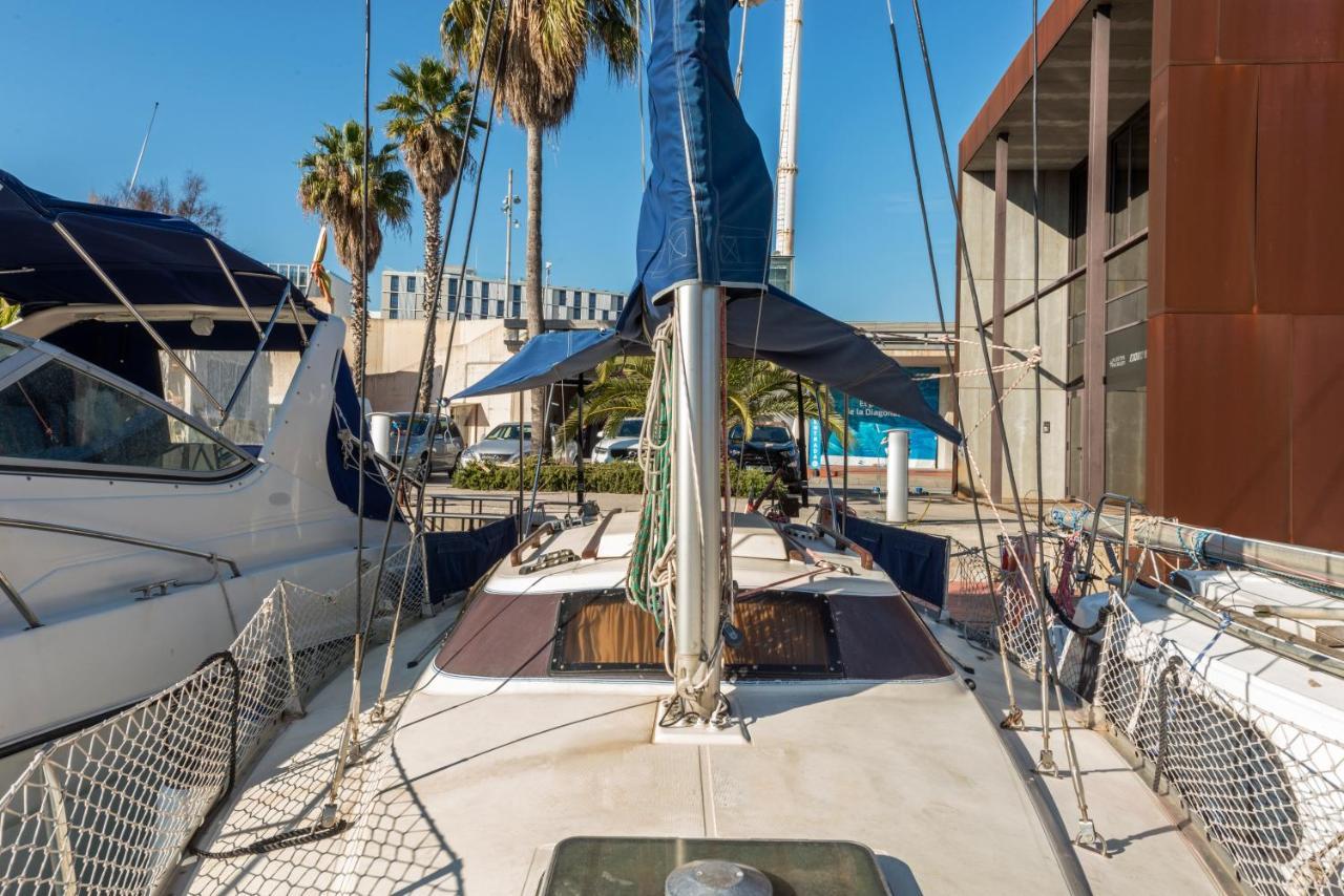 Pequeno Velero En Port Forum Ideal Para Backpackers Sant Adria de Besos Dış mekan fotoğraf