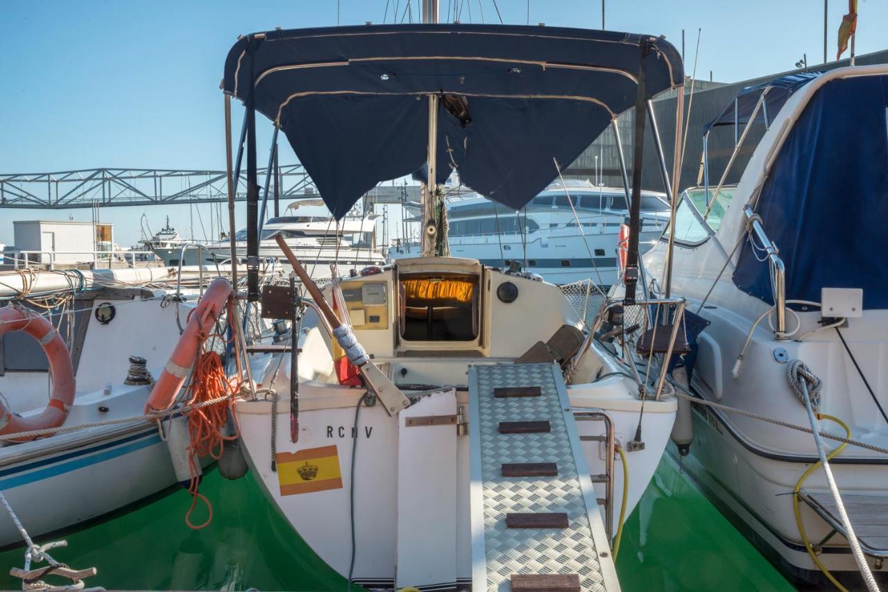 Pequeno Velero En Port Forum Ideal Para Backpackers Sant Adria de Besos Dış mekan fotoğraf